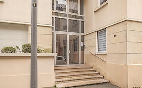Julia Home, Madamedemconciergerie
